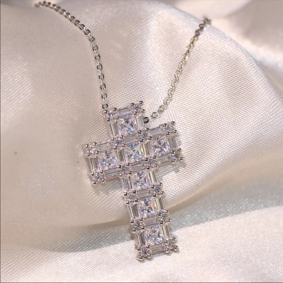 New Luxury 925 Silver Princess Cut Cross Diamond Necklace - Picture 11 of 12